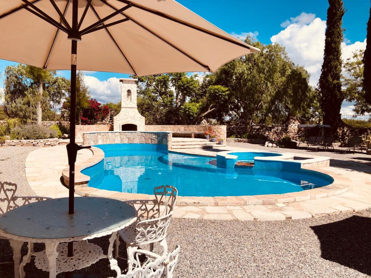 Club Vergel Resort Bernal Bagian luar foto