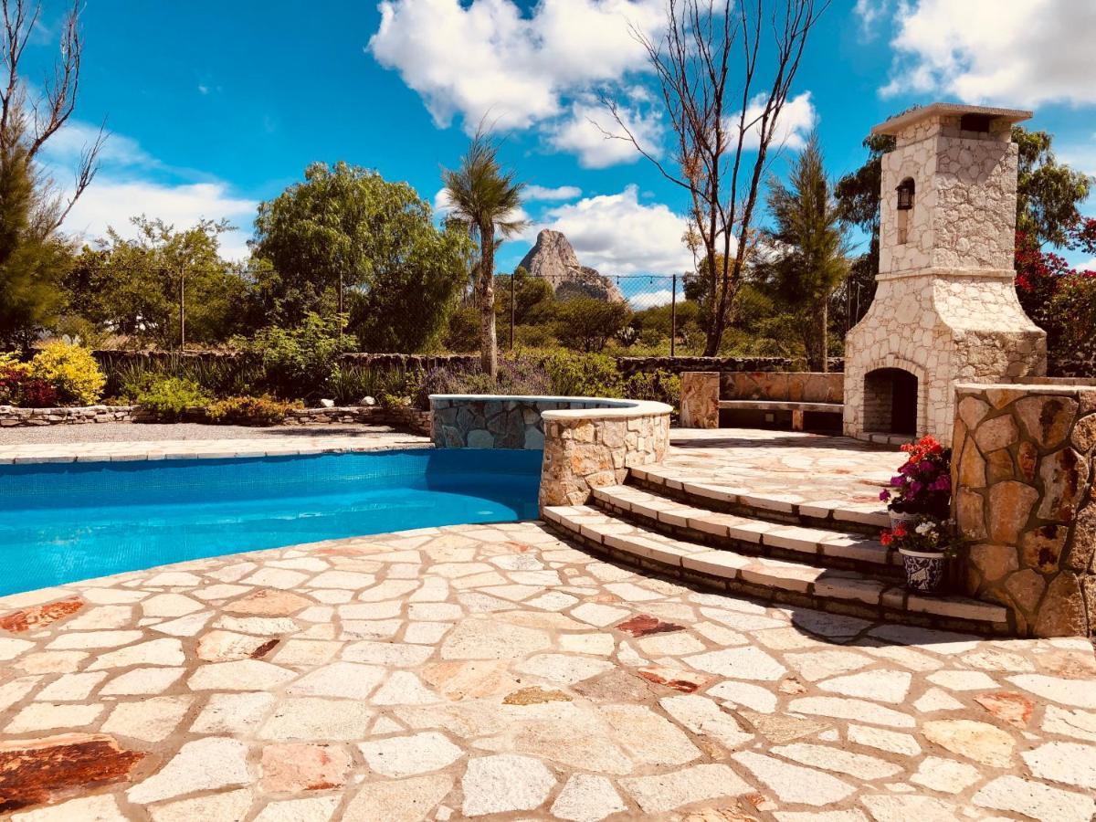Club Vergel Resort Bernal Bagian luar foto