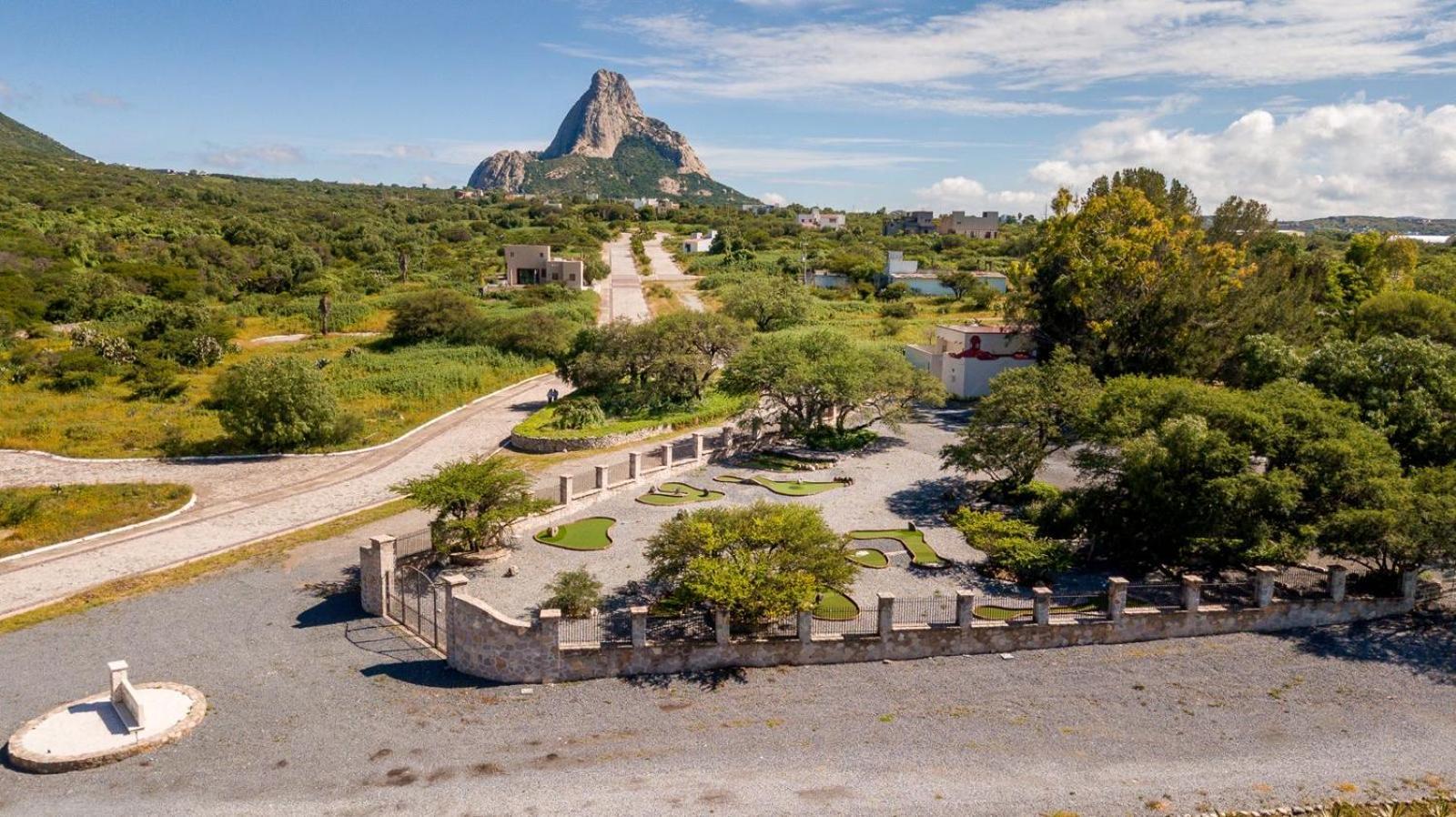 Club Vergel Resort Bernal Bagian luar foto