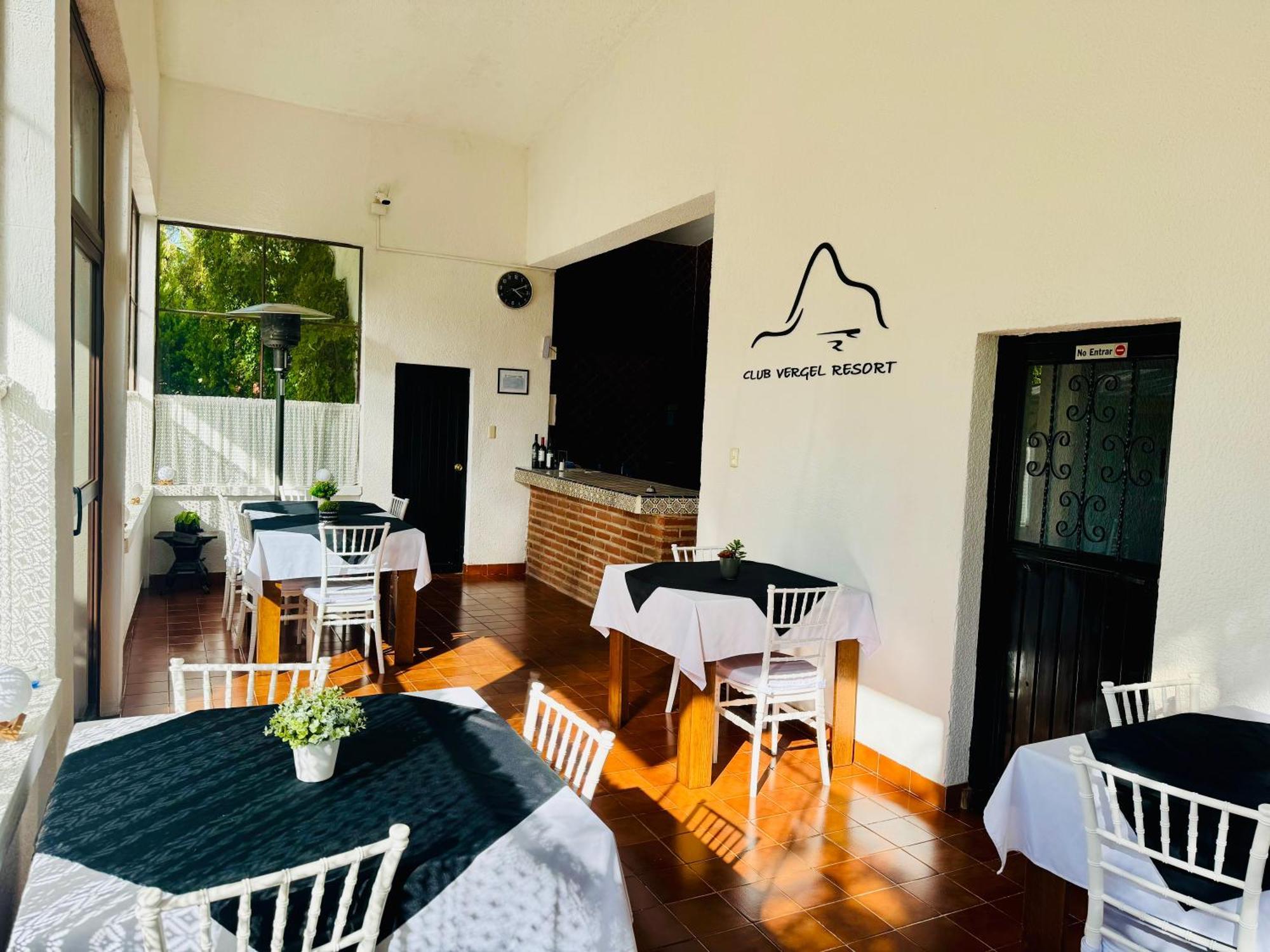 Club Vergel Resort Bernal Bagian luar foto
