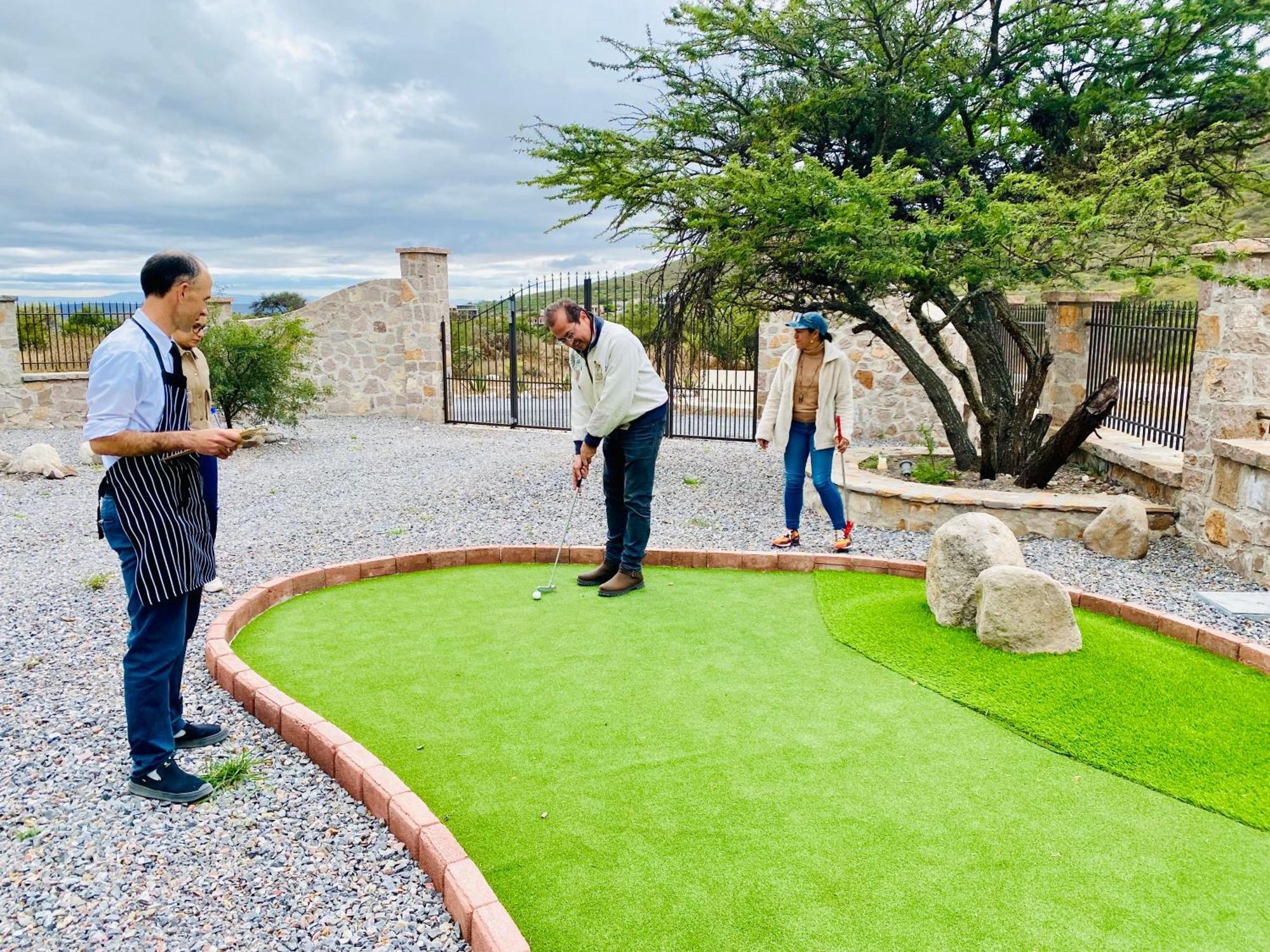 Club Vergel Resort Bernal Bagian luar foto
