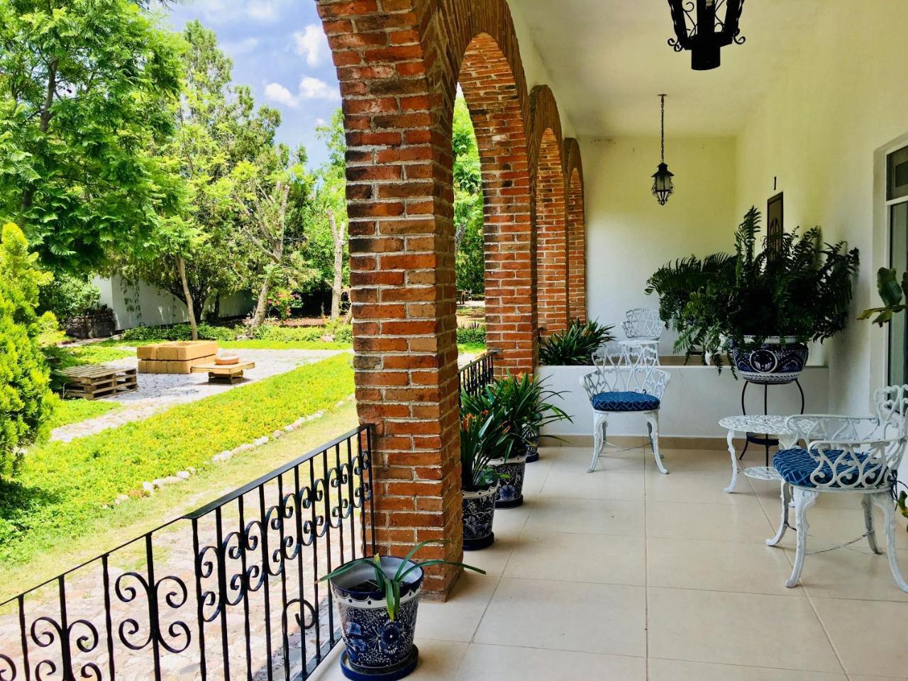 Club Vergel Resort Bernal Bagian luar foto